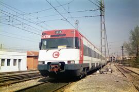 Unidades eléctricas serie 446 construidas por Construcciones y Auxiliar de Ferrocarriles (CAF) y ...