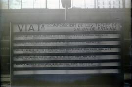 Estación de Madrid - Príncipe Pío. Rótulos "Vía I", etc.