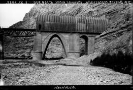 Puente de Matarraña IV, situado en el km 148,850 de la línea de Zaragoza a Barcelona, entre los m...