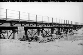 Puente de la Ribera de Nicoba, situado en el km 101,034 de la línea de Sevilla a Huelva, dentro d...