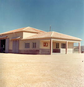Edificio oficina, almacén y taller. Fachada Oeste