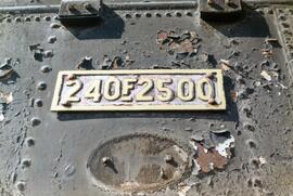 Placa de matriculación, de la locomotora de vapor 240F - 2500 de RENFE, ex MZA serie 2400