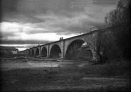 Puente de Marcilla sobre el río Aragón, en el km 111,242 de la línea de Zaragoza a Alsasua