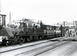 Tren del Centenario del Ferrocarril en España 1848 - 1948 en la estación de Madrid - Atocha, tamb...