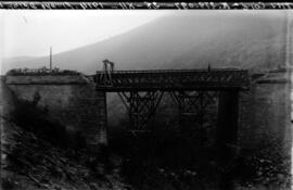 Puente del Arroyo de Despeñaperros, situado en el km 278,097 de la línea de Manzanares a Córdoba,...