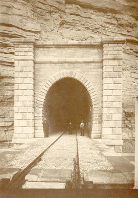Túnel de Fayón en el km 149 de la línea de Samper a Reus