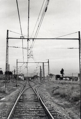 Catenaria entrada estación de Mollet-Santa Rosa. Línea de Barcelona a Sant Joan de les Abadesses.