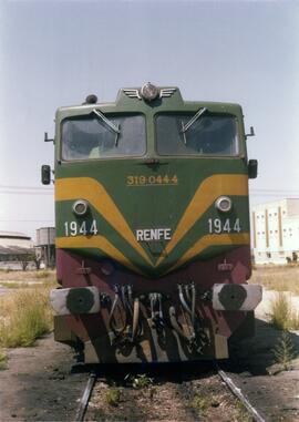 Locomotora de línea serie 319 - 044 - 4 (ex 1944)