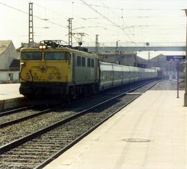 Locomotora eléctrica 269-201-0 en la estación de Alcázar de San Juan