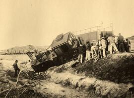 Ferrocarril de Otavi: Accidente en el kilómetro 153 por la socavación de los terraplenes debida a...