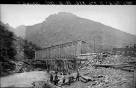 Puente metálico antiguo del río Tamujar (Despeñaperros). Situado en el km 270,236 de la línea Alc...