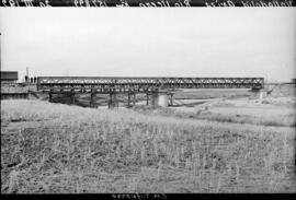 Puente sobre el río Ucero en el km 157,899 de la línea de Valladolid a Ariza, dentro del término ...