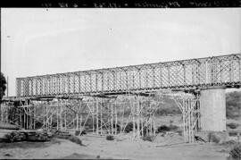 Puente de Guarrizas I, de dos tramos, en el km 283,743 de la línea de Manzanares a Córdoba, dentr...