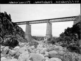 Puente o viaducto de Vadollano, de tres tramos, en el km 304,508 de la línea de Manzanares a Córd...