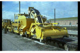 Maquinaria de vía para RENFE de la empresa Plasser & Theurer, serie 006