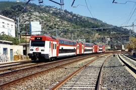 1nidades eléctricas serie 450 construidas por Alstom y Construcciones y Auxiliar de Ferrocarriles...