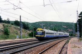 Electrotrenes serie 448, reformados por Construcciones y Auxiliar de Ferrocarriles (CAF) y Materi...