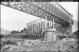 Sustitución del puente metálico sobre el río Zújar, en el km 308,089 de la línea de Madrid a Bada...