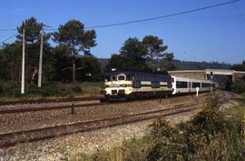 Talgo IV o Pendular, con locomotora Virgen de Begoña, de la línea de La Coruña - Madrid - Alicant...