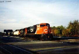 Composición de mercancías, formando el tren nº 2 con dos locomotoras. En cabeza la CN-5664 y la C...