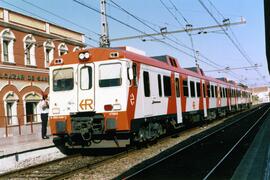 Automotores diésel de la serie 592, 593 y 596 de RENFE, conocidos como "Camellos"