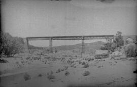 Puente o viaducto de Huéznar III en el km 194,562 de la línea de Mérida a Sevilla, situado dentro...