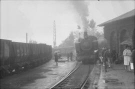 Locomotora de vapor nº37, de rodaje 0-3-0-T, en la estación de San Pedro de los Ferrocarriles de ...