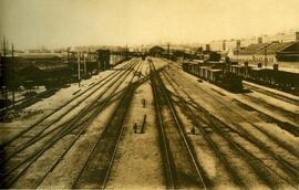 Vista de la playa de vías y doble diagonal de vías en la estación de Madrid - Atocha