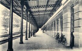 Vista del andén, lado español, de la estación de Canfranc en la línea de Canfranc a Francia