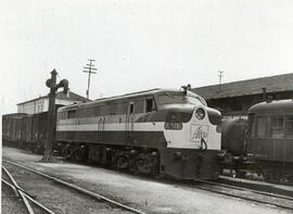 Locomotora diésel-eléctrica DL-500, "Marilyn" durante sus primeras pruebas a la llegada...