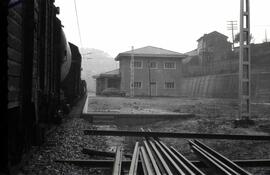 Estación de Viella (Siero - Asturias). Vista desde las vías