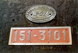 Placas de matriculación y fabricación de la locomotora de vapor 151 - 3101 de RENFE, rodaje &quot...