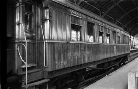 Coche - restaurante nº 2147 de la Compañía Internacional Wagons Lits detenido en la estación de B...