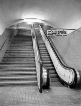 Escalera mecánica de la estación España del Metro de Barcelona
