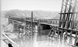 Puente de Matarraña IV, situado en el km 148,850 de la línea de Zaragoza a Barcelona, entre los m...