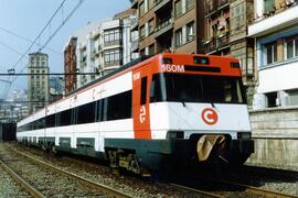 Unidades eléctricas serie 446 construidas por Construcciones y Auxiliar de Ferrocarriles (CAF) y ...