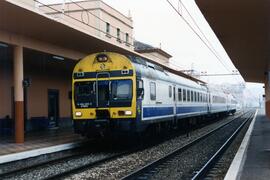 Electrotrenes serie 444, construidos por Construcciones y Auxiliar de Ferrocarriles (CAF) y Mater...