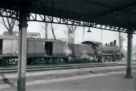 Locomotora de vapor con rodaje 040-2357 erie RENFE 040 - 2351 a 2390) (ex serie MZA 701 a 740) y ...