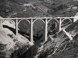 Viaducto sobre el río Arnoya