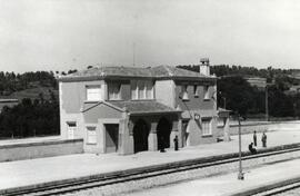 Vista de un edificio de viajeros en la estación de Maside, del trayecto Orense - Carballino, pert...