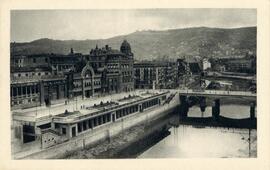 Vista panorámica de la nueva estación de Portugalete de Bilbao y del puente de la Victoria sobre ...