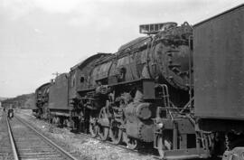 Locomotoras de vapor de rodaje 140 del Ferrocarril de Langreo en la estación de Pinzales (Gijón) ...