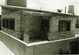 Vivienda para agente de línea electrificada en Vilanova I La Geltrú, perteneciente al proyecto de...