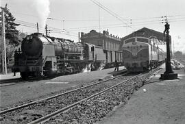Locomotora eléctrica de la serie RENFE 278 -001 a 029, ex 7801 a 7829, y locomotora de vapor de l...