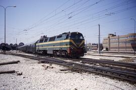 Locomotoras diésel - eléctricas de la serie 333 - 001 a 093 de RENFE, fabricadas por MACOSA entre...