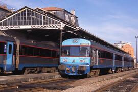 Estación de Valença do Minho de la línea de Vigo - Porto de la compañía portuguesa CP y automotor...