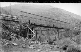 Puente del río Tamujar (Despeñaperros). Situado en el km 269,730 de la línea Alcázar-Manzanares-C...