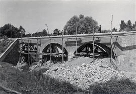 Reconstrucción del puente sobre la acequia de Sils, en el pk. 179,635 de la línea de Tarragona a ...