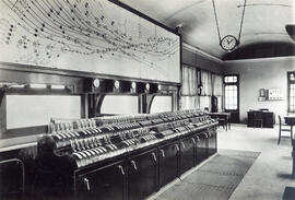 Interior del puesto de enclavamientos