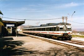 Automotores diésel de la serie 592, 593 y 596 de RENFE, conocidos como "Camellos"